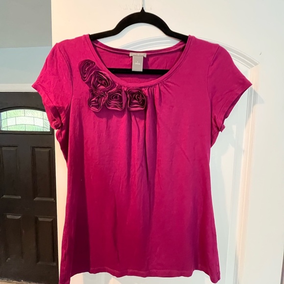 ~Ann Taylor~ Chic Pink Top with Floral Detail - Picture 1 of 6